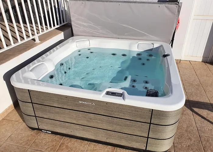 Alberto Private Heated Pool, Jacuzzi, Sea Views * Playa Blanca (Lanzarote)