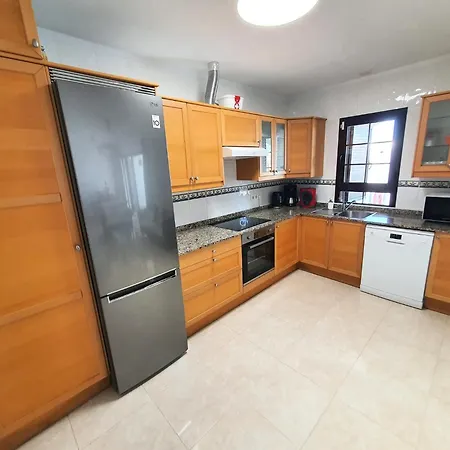 Alberto Private Heated Pool, Jacuzzi, Sea Views * Playa Blanca (Lanzarote)