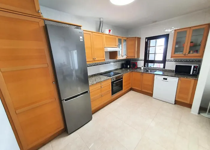 Alberto Private Heated Pool, Jacuzzi, Sea Views * Playa Blanca