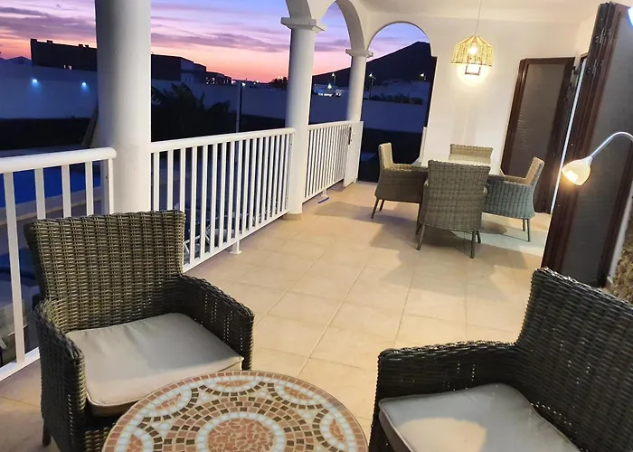 Alberto Private Heated Pool, Jacuzzi, Sea Views * Playa Blanca