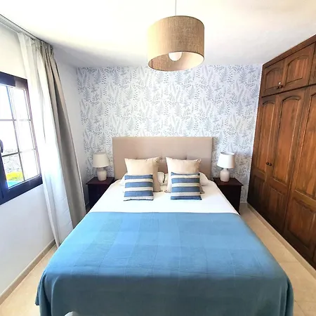 Villa Alberto Private Heated Pool, Jacuzzi, Sea Views *