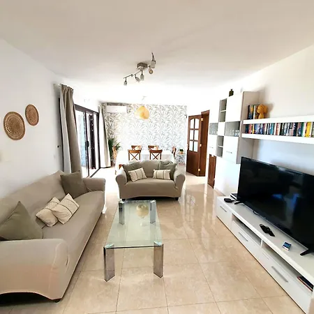 Villa Alberto Private Heated Pool, Jacuzzi, Sea Views *